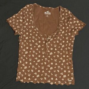 Hollister floral cropped tee